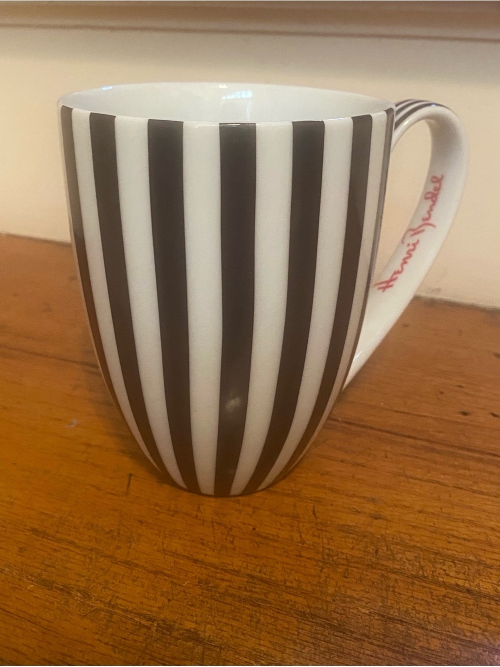 Henri Bendel Striped Large MUG - Picture 11 of 11